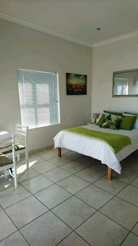 To Let 1 Bedroom Property for Rent in Laguna Sands Western Cape